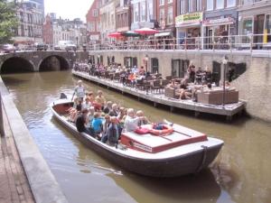 praamvaren rondvaart leeuwarden kelders 300